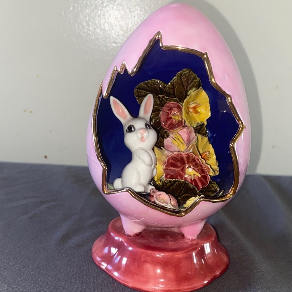 Vintage Ceramic Easter Bunny Egg Diorama - Pink & Gold